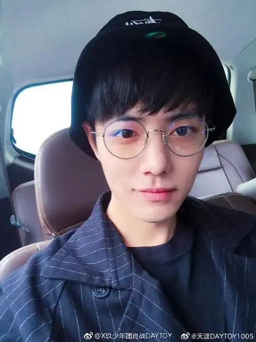 世界上笑起来最好看的人在这里,不信看图片  来预约 看帅哥的剧@x玖