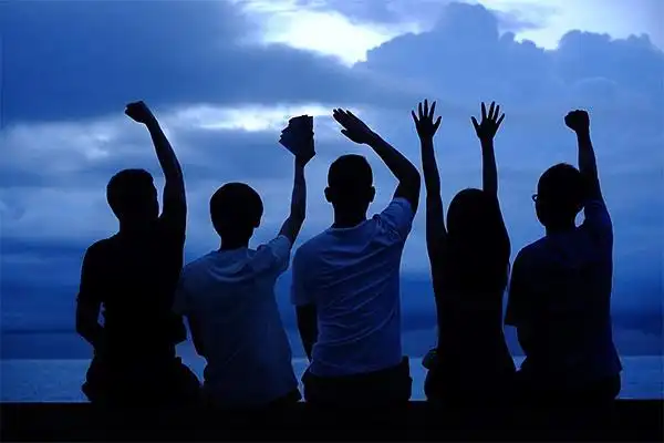 成都三月出游拍摄集体照的创意全攻略