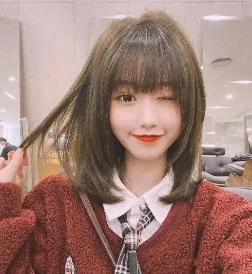 齐肩发剪什么刘海好看,这样搭配简直绝了_飘逸直发_女生发型大全