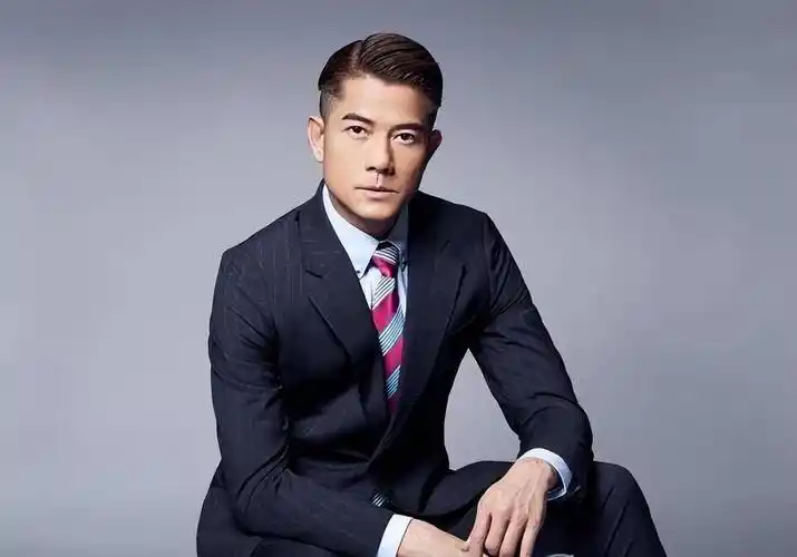 59岁郭富城像30岁小伙!耳水不平,林家栋细心照料_身体_活动_专辑