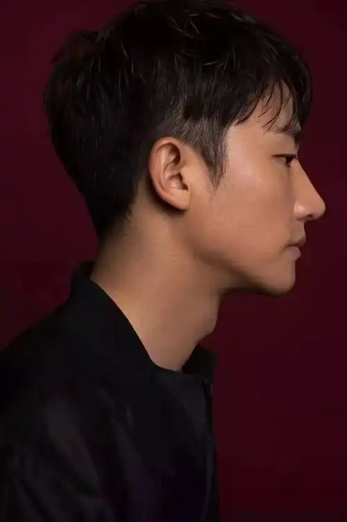 不过,黄轩的鼻子一直都蛮抢戏的.