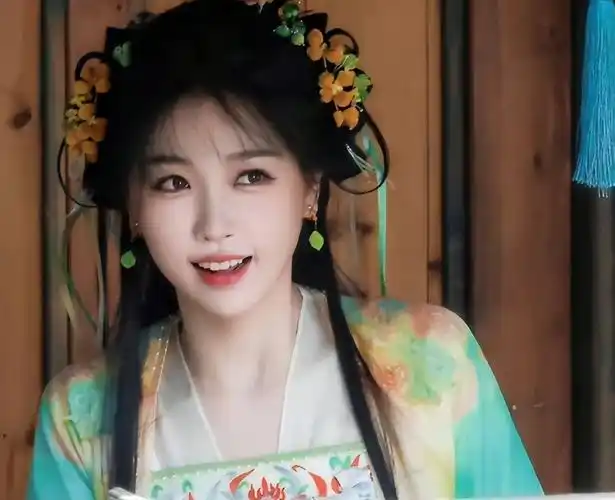 永夜星河热拍女一号虞书欣妆造可爱42岁阿娇客串惊艳全场