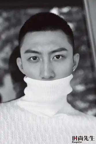 黄景瑜寸头演绎别样魅力