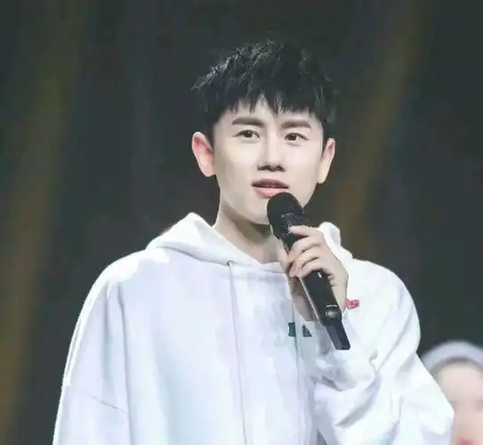 朱亚文光头像葛优陈晓陈妍希太甜了张杰晒新年的22个愿望