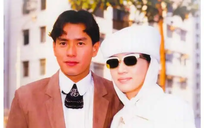 梅艳芳庆功宴采访--有大吃大【有字幕】【梅艳芳/谭咏麟】_哔哩哔哩