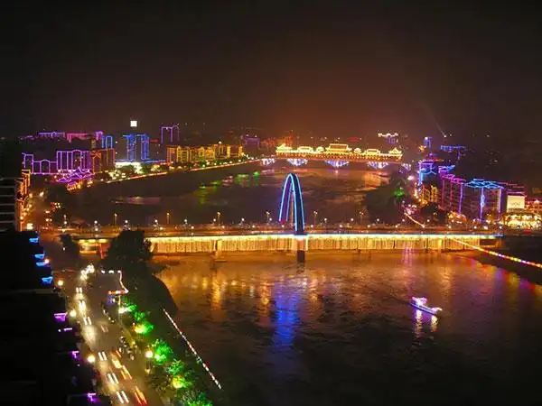 雅安雨城区:做"主干"担发展重任 当"核心"展特色优势