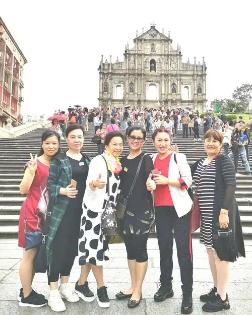 2019年4月7日一13日珠港澳粤旅游合影留念.