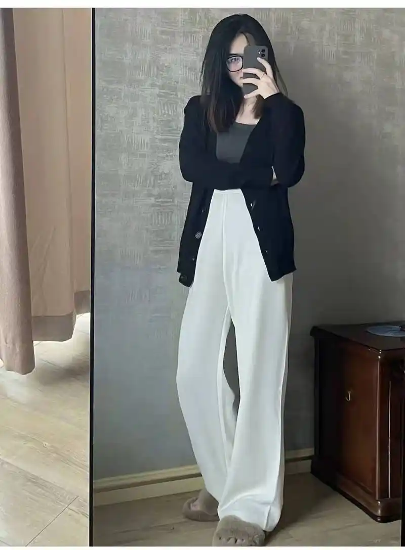 白色阔腿裤怎么搭配上衣和鞋子图片_look_颜色_牛仔