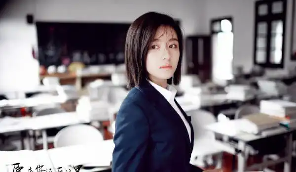 《原来你还在这里》:程铮苏韵锦的3套校服,真是青春洋溢