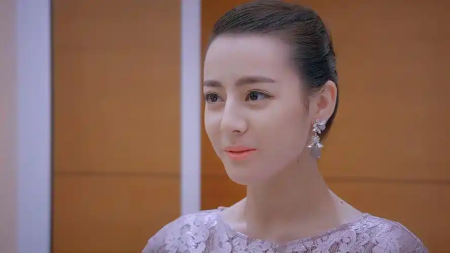 克拉恋人:萧亮带米朵出差,米朵高兴坏了,可却不止两人