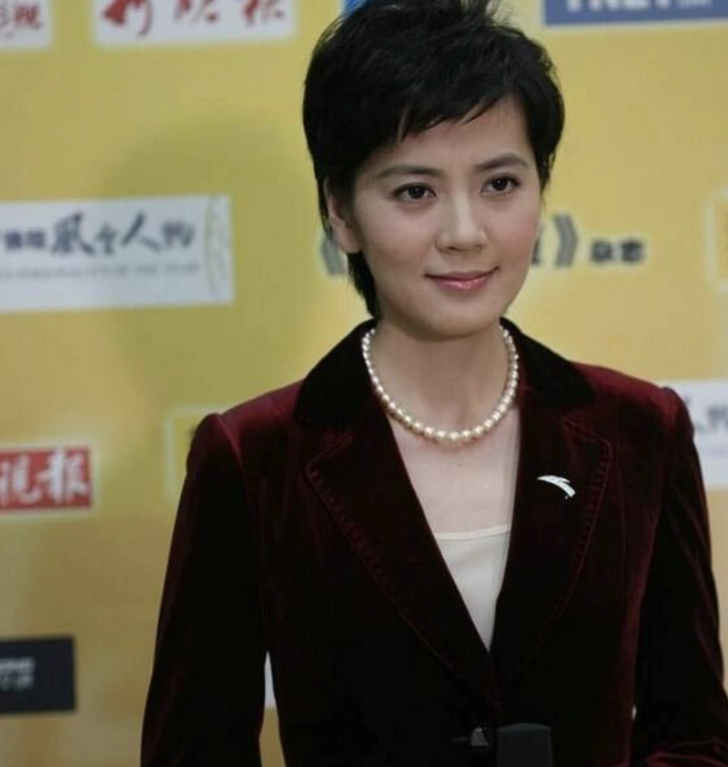 沈冰:曾是央视优秀女主持人,3次被保送,却因贪念下场凄惨