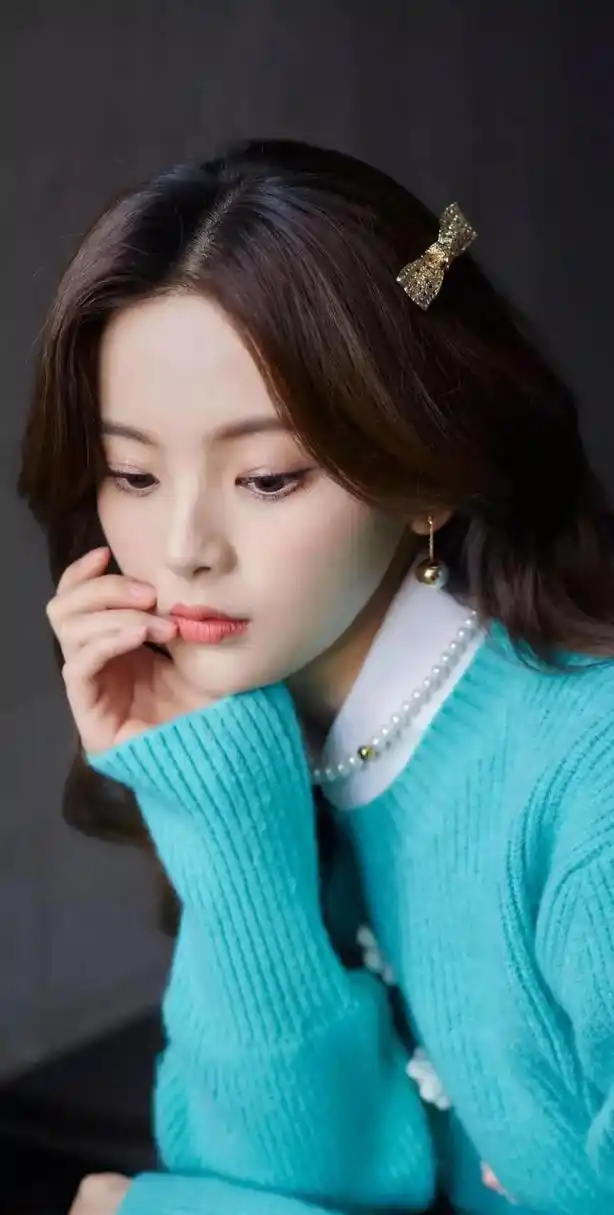 新生代人气少女明星 杨超越 写真 高清图片    @杨超越