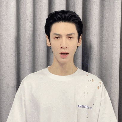 罗云熙超a大背头