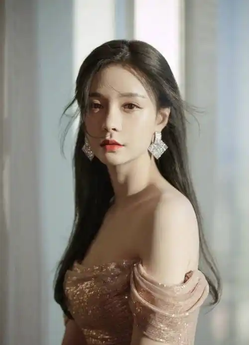 沈梦辰17岁视频曝光,与现在反差明显,网友说和杜海涛长得好像_能力_都