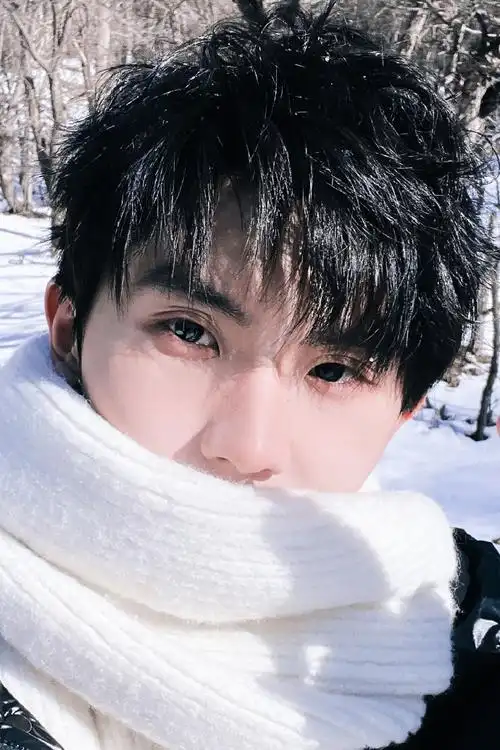 自拍技术进步了9494这两张我一张放锁屏一张放壁纸03#和马嘉祺