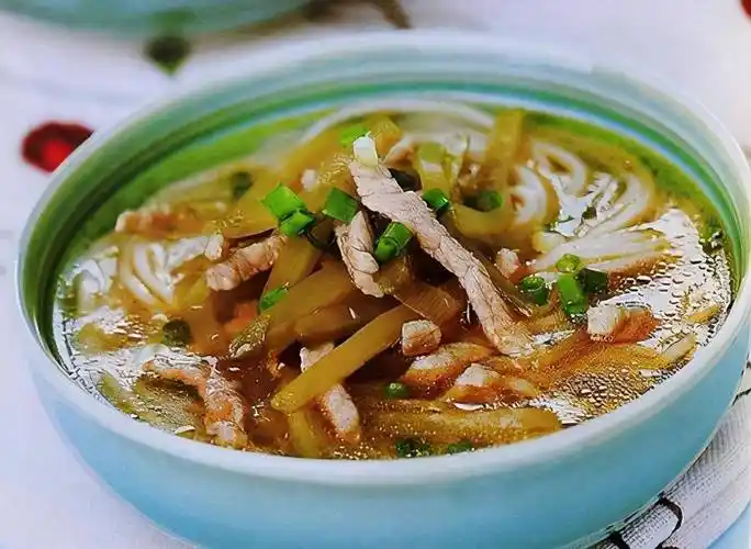 味浓汤美肉丝嫩滑的榨菜肉丝面