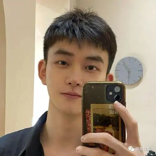 今夏男生发型先别瞎剪,理发师建议这3款,剪完清爽帅气又很潮!