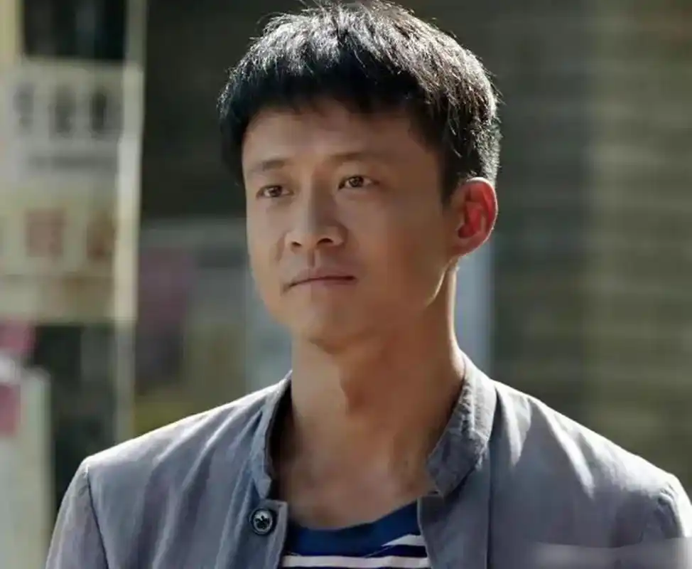 演员唐曾有些无奈地发文感慨,原来是网友好奇询问在热播剧《人生之路