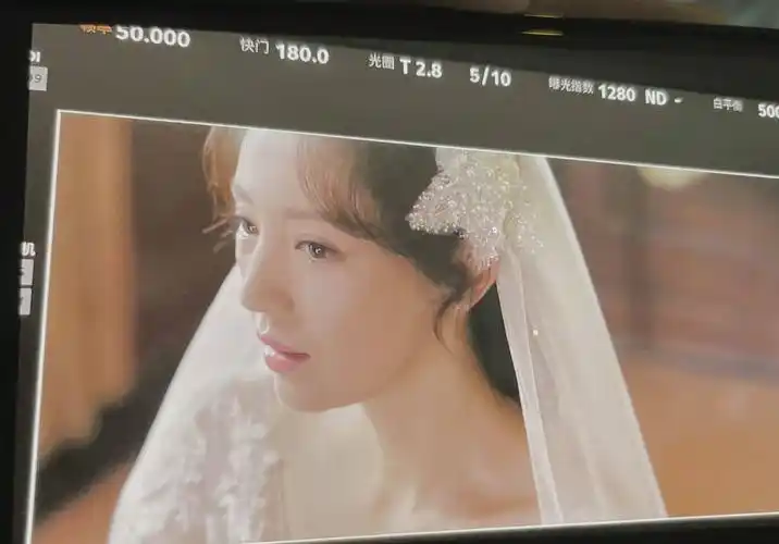 董璇民国婚纱造型十分惊艳 肤白貌美少女感满满