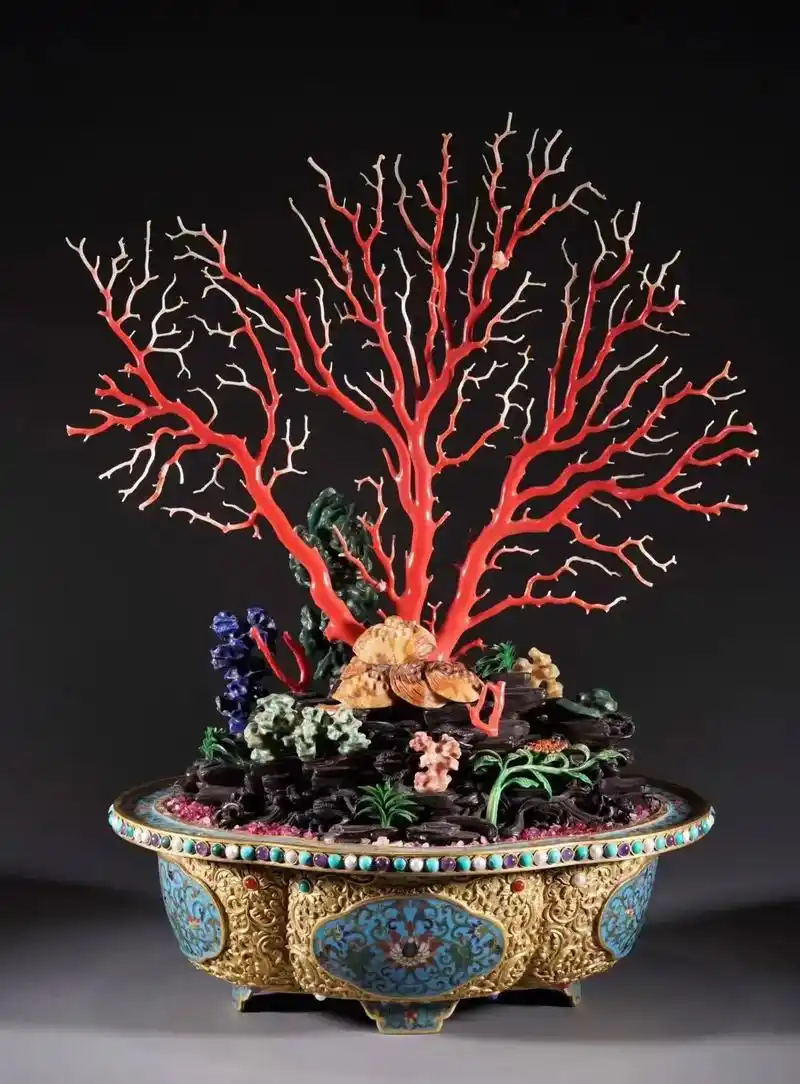 宫廷风格 铜鎏金攒刻海棠盆出珊瑚树盆景,盆宽32厘米 进深2 - 抖音