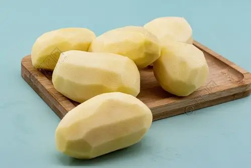 一盘土豆高清摄影图素材