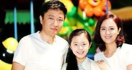 他是实力派演员,曾拒绝范冰冰的追求,今50岁娶护士生活幸福_韩青_妻子