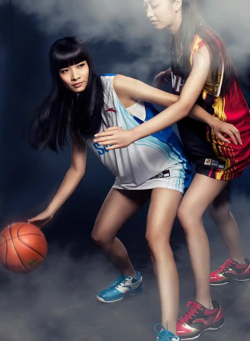 女篮张子宇,年仅16岁,身高却已达到了2米28,比姚明还要高出2厘米!