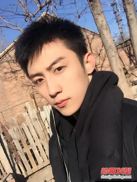 中韩小鲜肉发型对比 黄景瑜,宋仲基,刘昊然短发图片