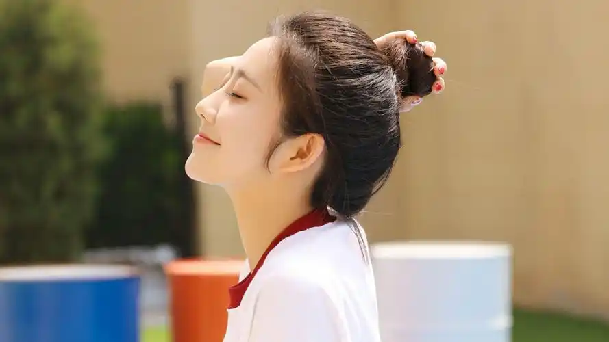 喜欢看丸子头的女生,感觉很特别