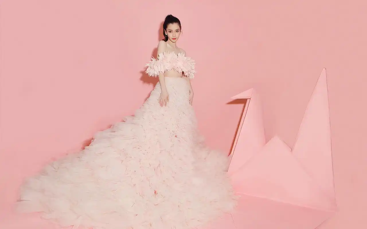 angelababy粉裙性感高清桌面壁纸