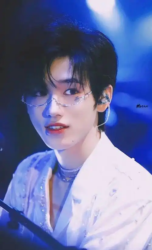 宋亚轩眼镜杀97合集9615果然好看的人戴眼镜都是点睛之笔#请把