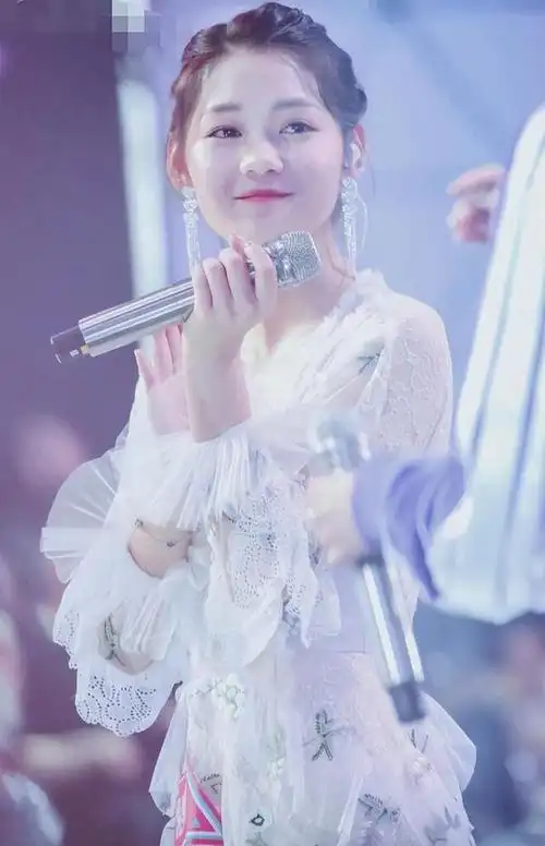 火箭少女解散三年后成员现况差距已拉开真红还是假红一目了然