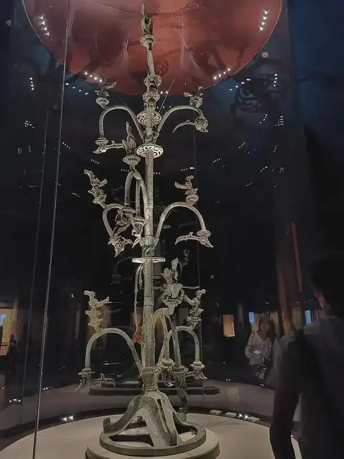 三星堆文明并不是孤立的,曾帮助黄帝打败蚩尤,助力武王伐纣