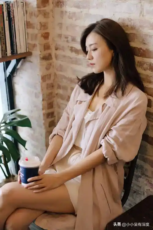 她是矢野浩二的女子45岁的傅晶没有嫁人!45岁,依旧少女感十足