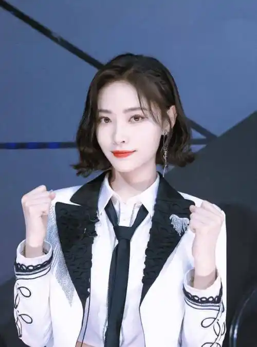 舞台|许佳琪实力人气不符遭吐槽,蔡徐坤pick上官喜爱,最吸粉的没想到