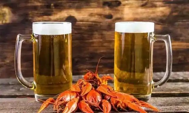 缤纷夏日,炎热来袭,啤酒美食总能治愈各种生活的烦恼,刺激味蕾的冰爽
