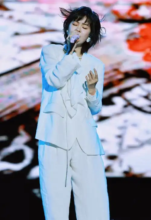 听live听郁可唯##郁可唯终身浪漫的开始巡演##微博演出季