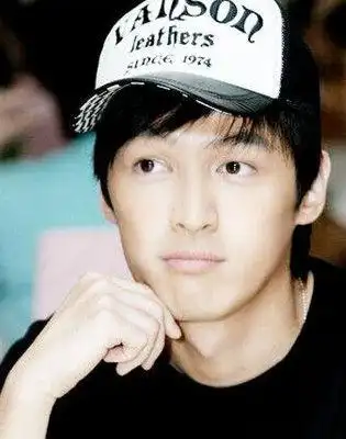 胡歌帅气亮相轩辕剑基础护肤做起(图)