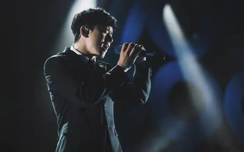 张杰金曲现场版合集(带英语字幕)_哔哩哔哩 (゜-゜)つロ 干杯~-bili