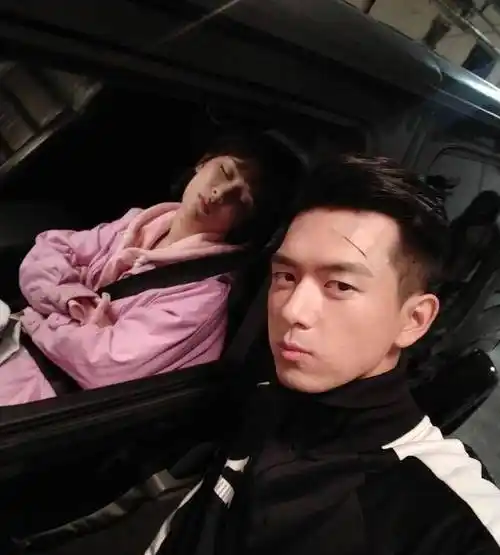 张一山与杨紫隔空"打情骂俏",能说这么腻歪的话,还说不是情侣_李现