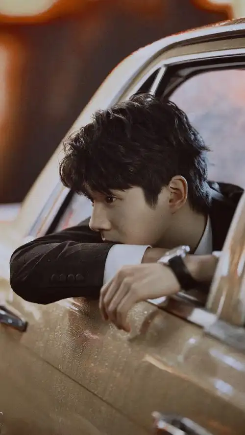 刘昊然这张好帅