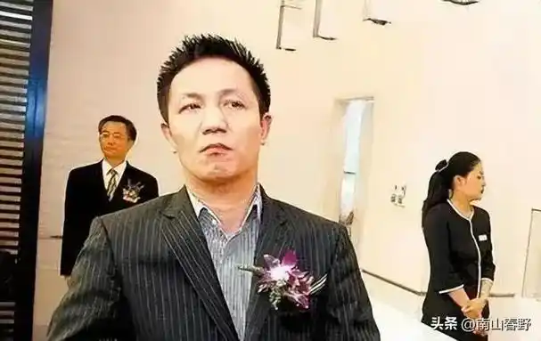 上海前首富周正毅入狱后嫌牢房太热装空调服刑期间净赚30亿