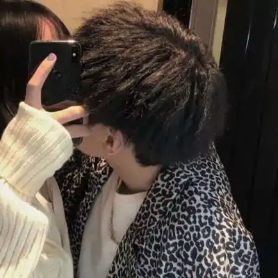 高清一对两张超甜cp头像接吻图片,情侣头像图片