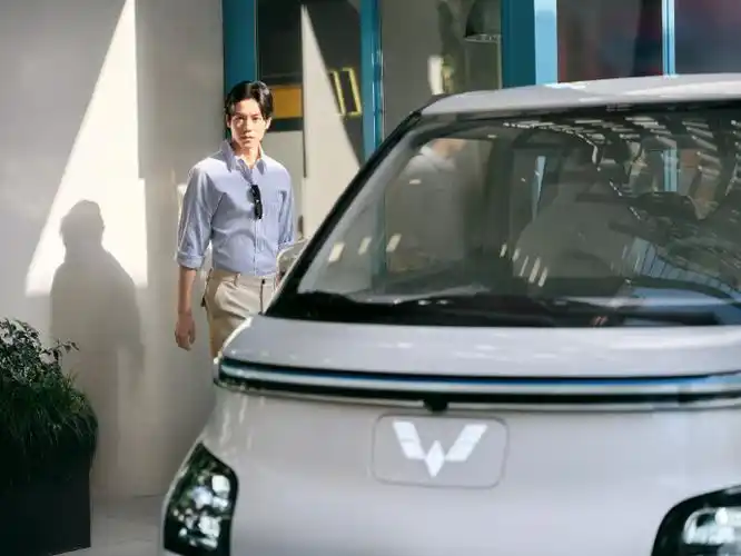 胡歌精品小车五菱airev