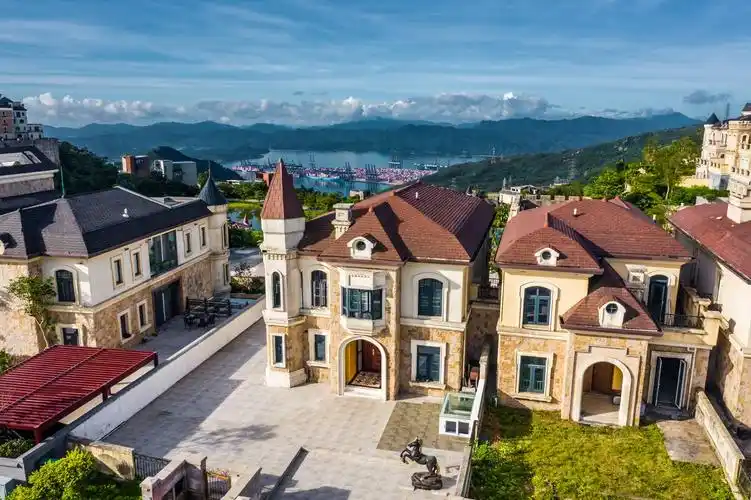 华侨城天麓莱茵庄园城堡别墅5房2厅超大院子包场