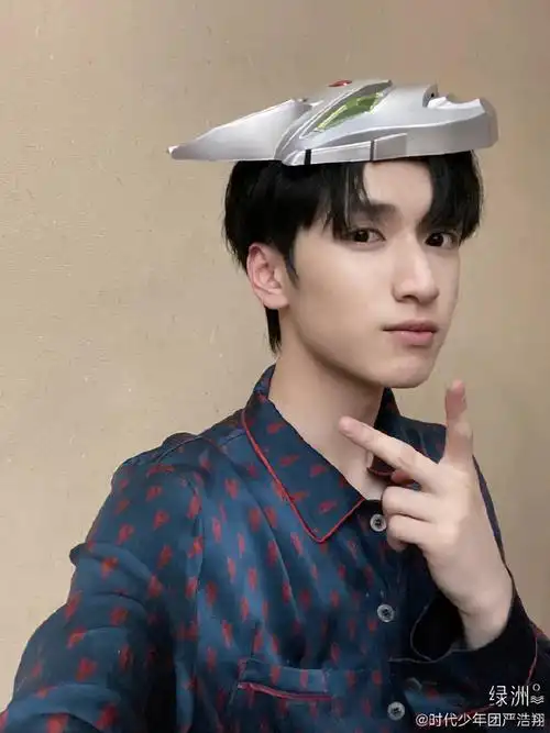 每一张都好可爱@时代少年团-严浩翔