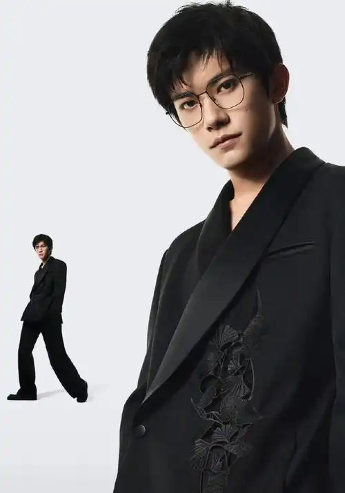 杨紫刘学义关系微妙,张天爱美貌营销无果,蔡徐坤黄旭熙现状大不同