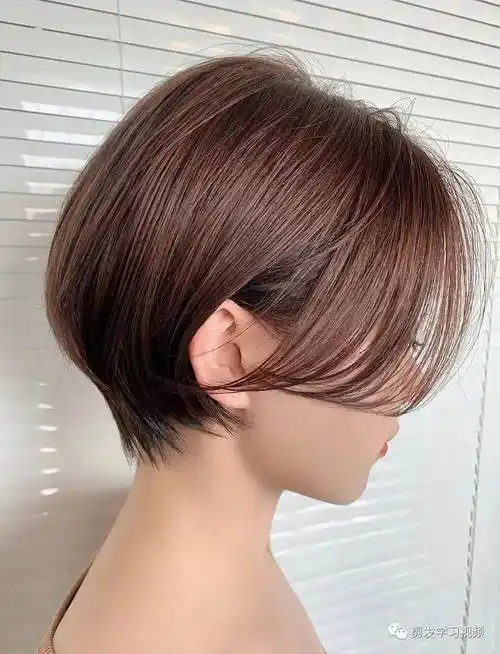 "35 款露耳超短发"_发型_短发_女生