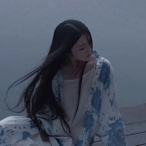 李挽忱女生头像侧脸温柔长发