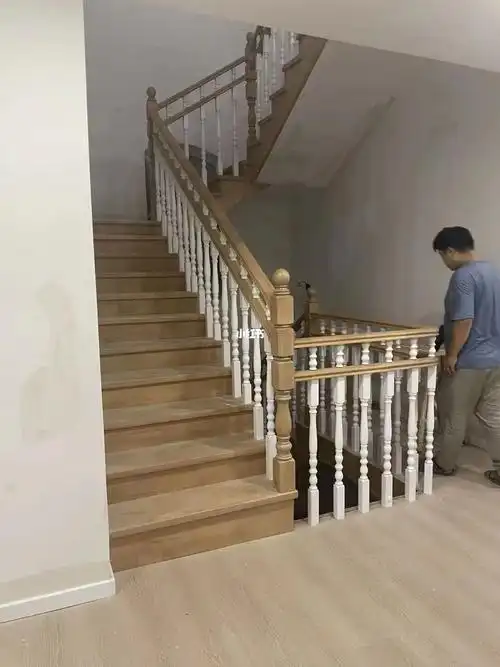 实木楼梯扶手这样做有创意有新意